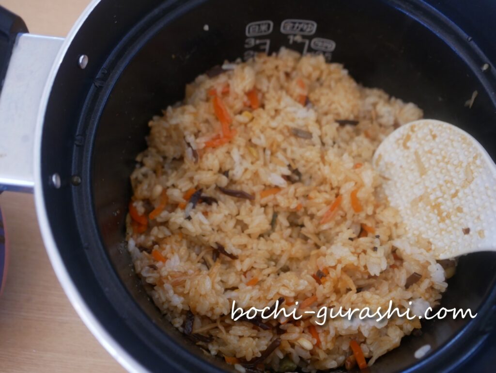 ビビンバの素をご飯とまぜてみた