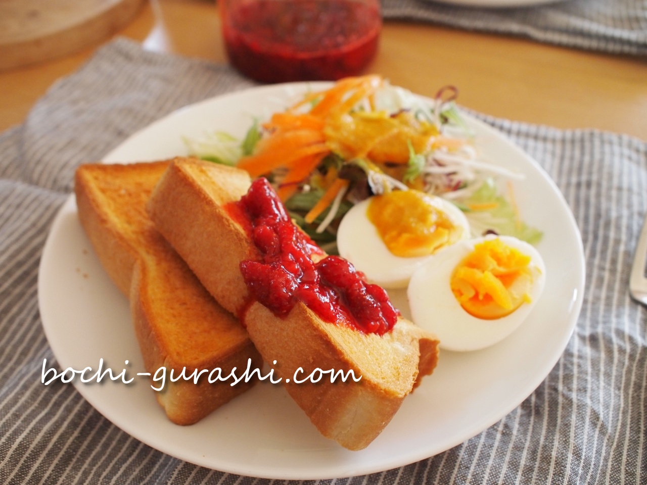 いちごジャムトースト