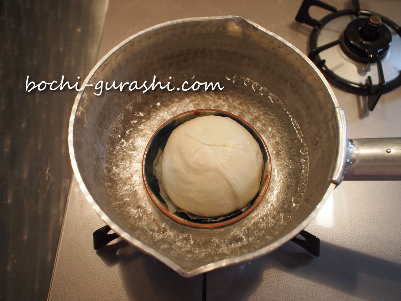 肉まんを行平鍋で蒸す