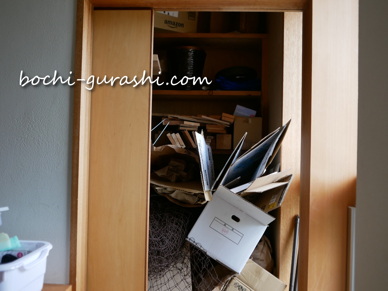 物がたくさんでごちゃごちゃの収納