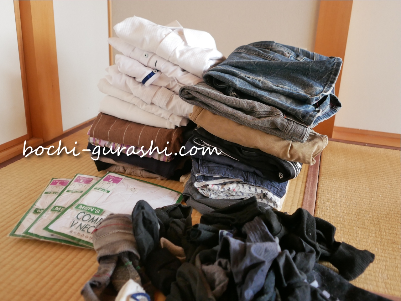 処分する服を選別する