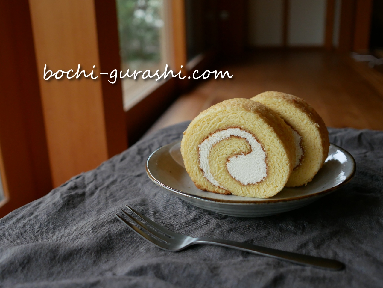 ロールケーキを糸で切る